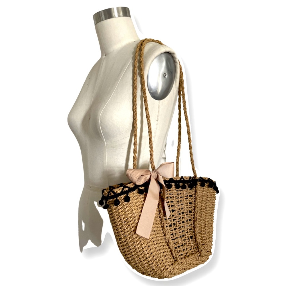 Straw Purse with Tassel